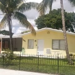 Great spot for a sunny, hassle free vacation. Clean, safe and updated. SE 3rd st,